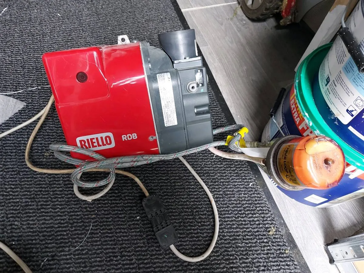 Riello oil burner - Image 1