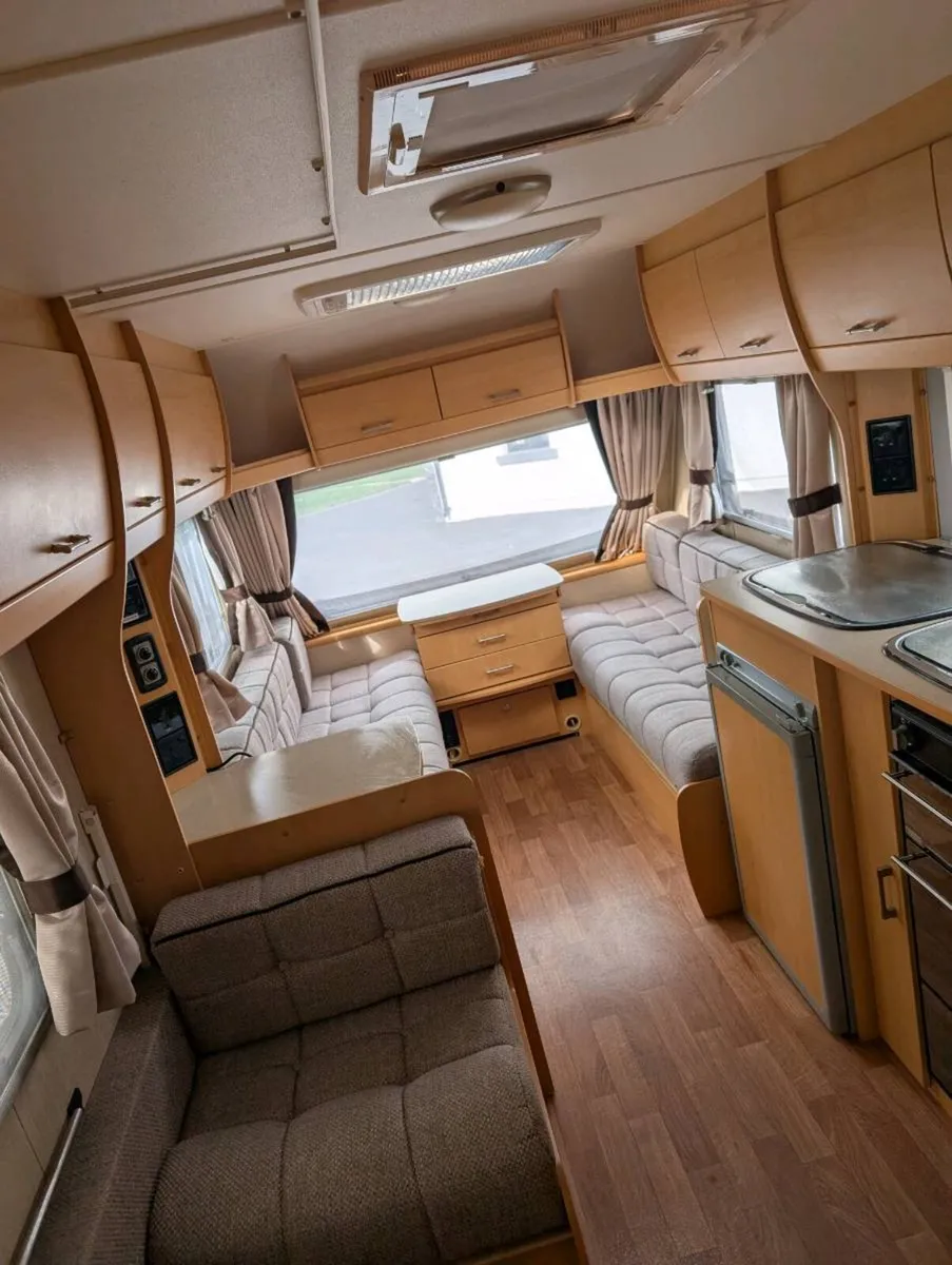 Caravan 6 berth - Compass Venture 546 - Image 3
