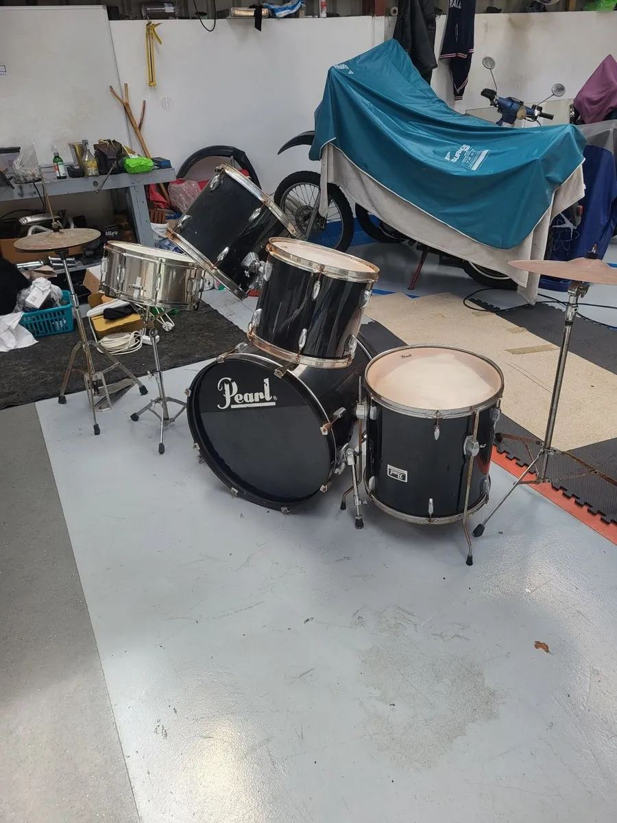 Pearl drum kit