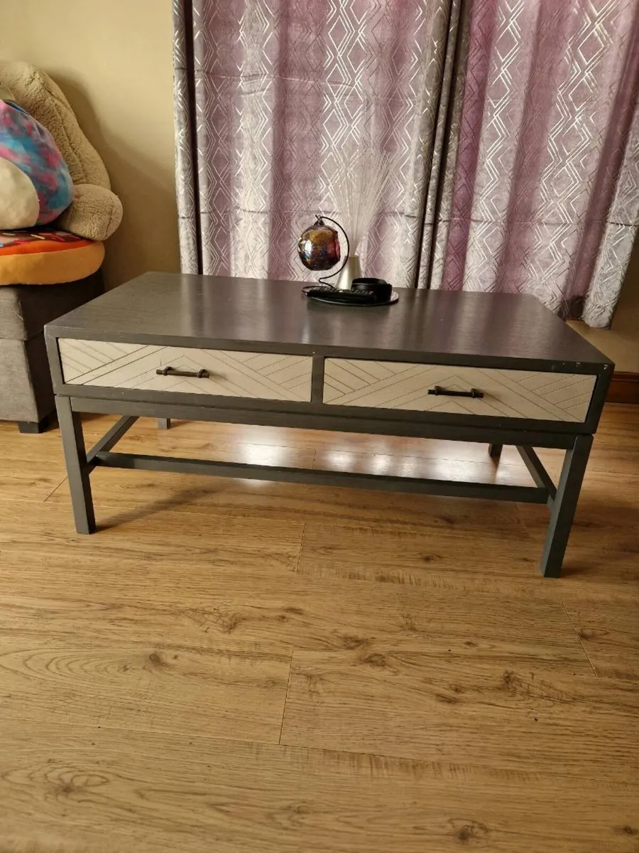Coffee table and TV unit - Image 1
