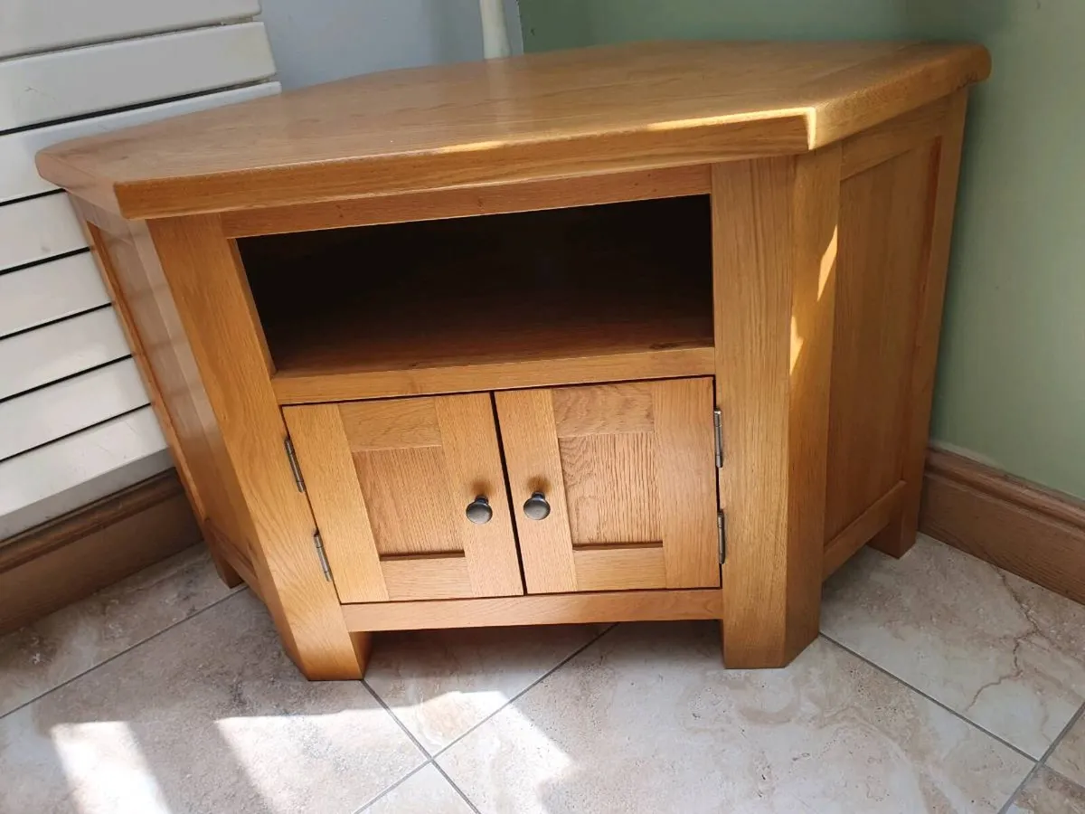 Kingston Oak TV unit - Image 4