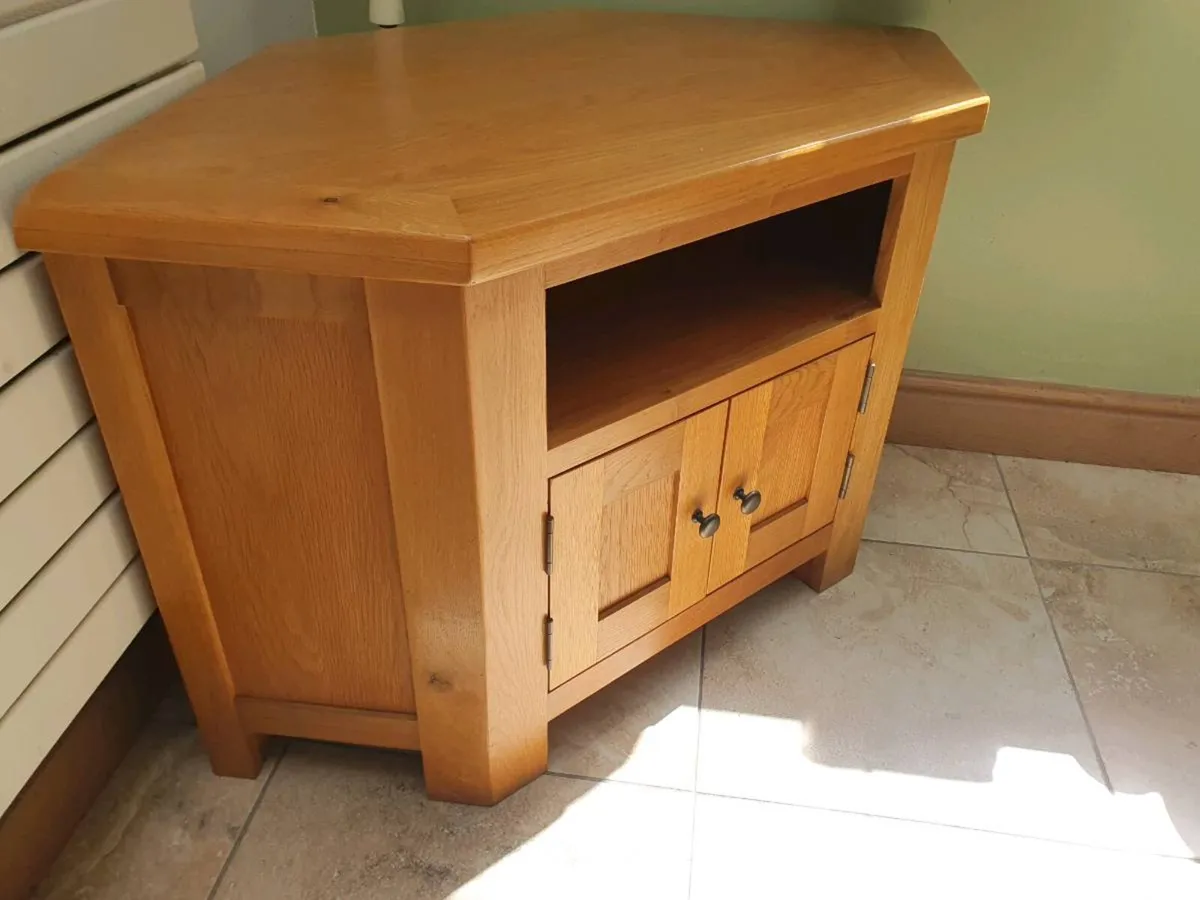 Kingston Oak TV unit - Image 2