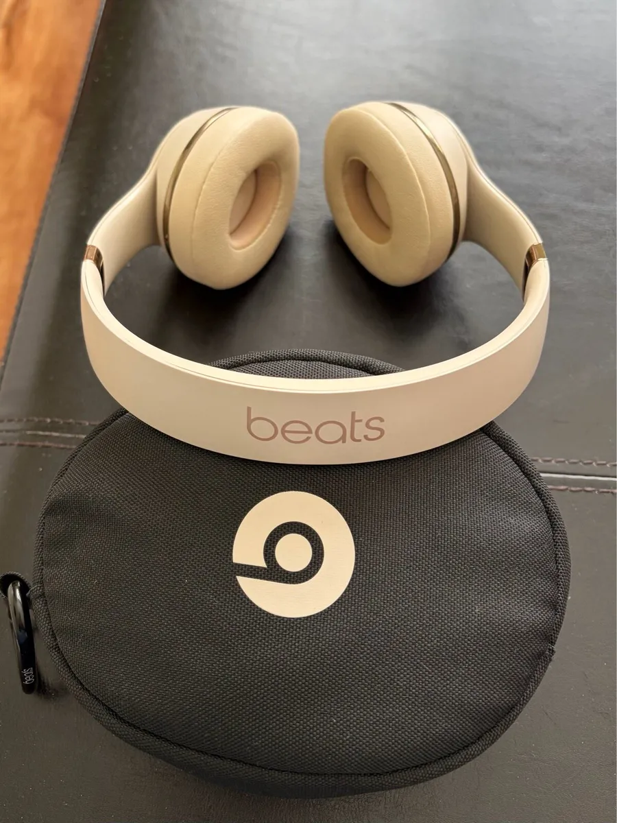 Wireless Headphones - Image 2