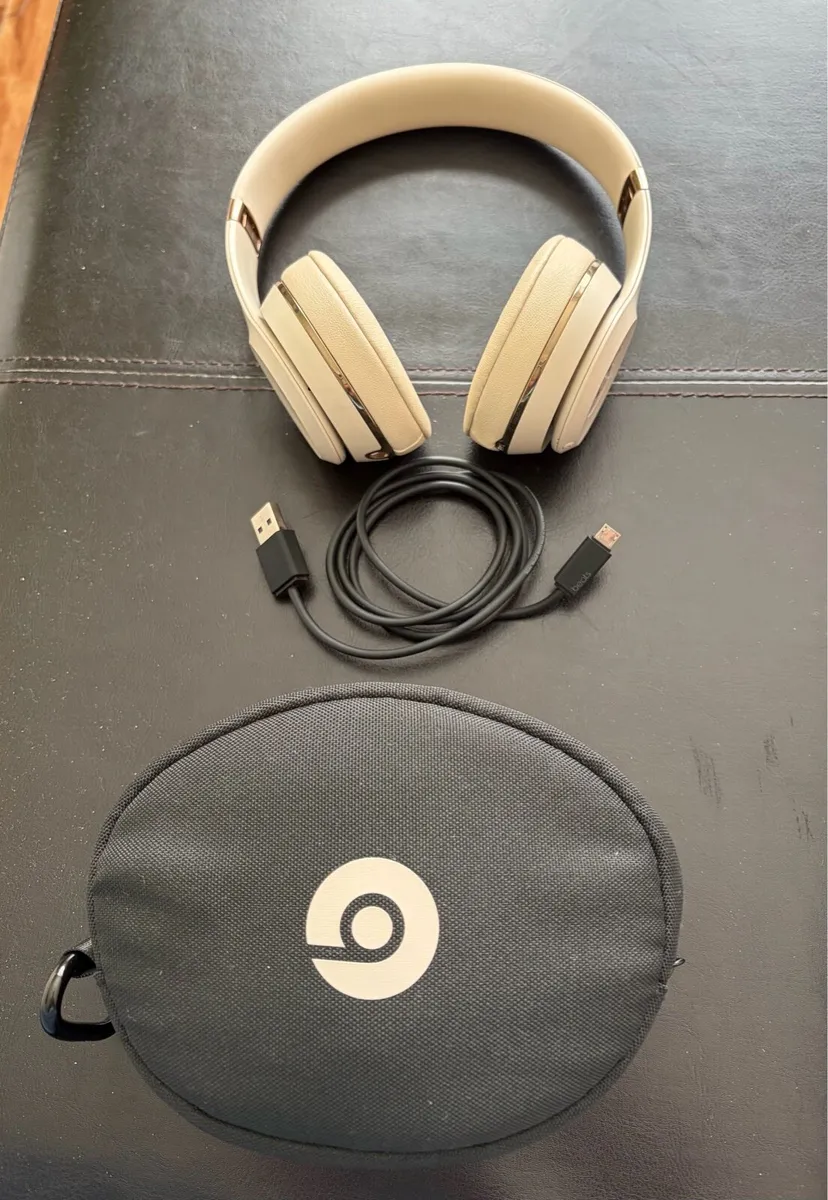 Wireless Headphones - Image 4