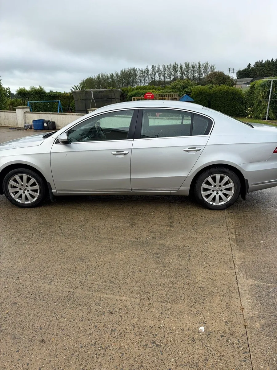 Car for sale - Image 2