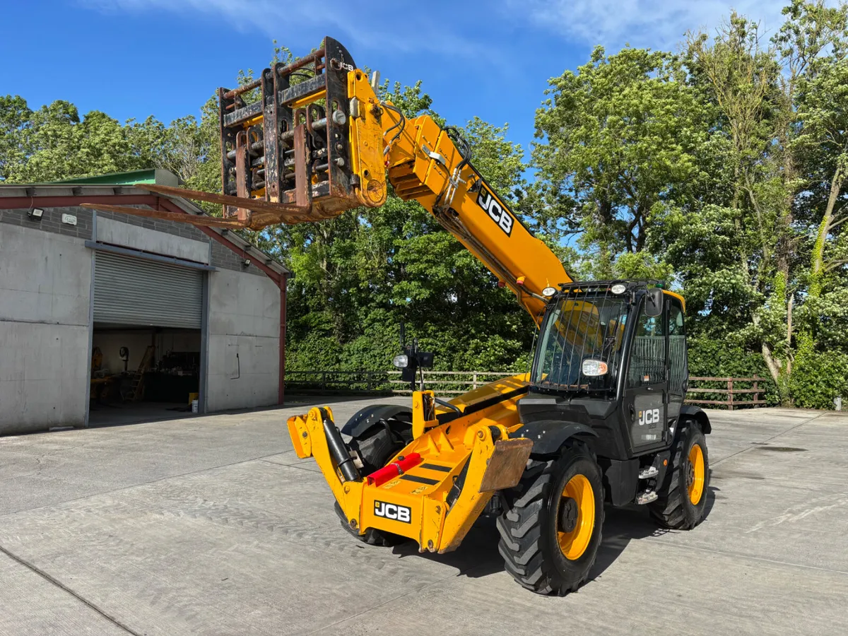 2022 JCB 540-140  (2773 Hours) - Image 4