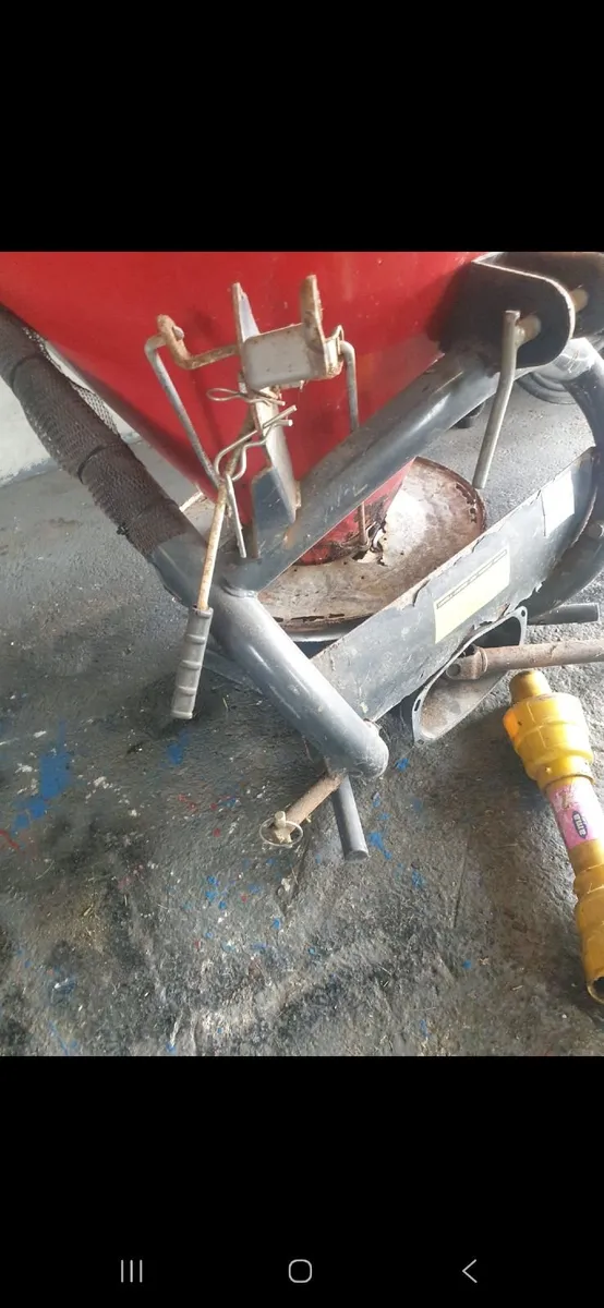 Fertiliser Shaker - Image 2