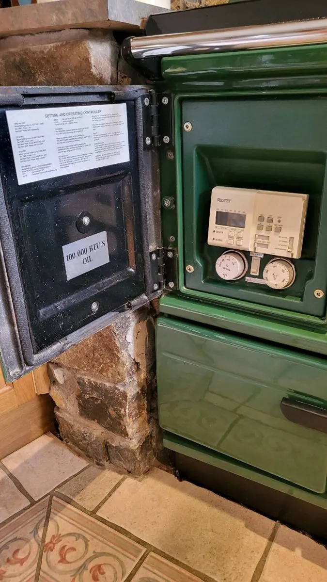 Stanley oil range and cooker - Image 3