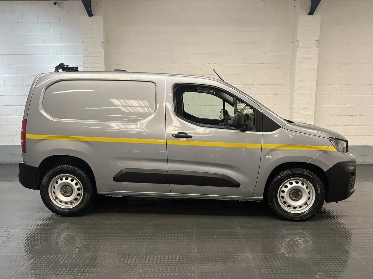 2020 Peugeot Partner Panel Van - Image 1