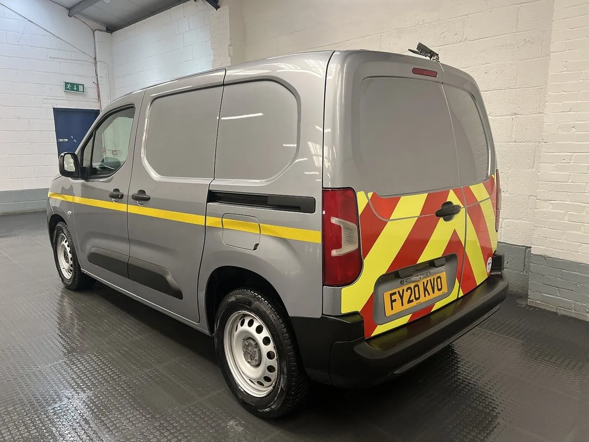 2020 Peugeot Partner Panel Van - Image 4
