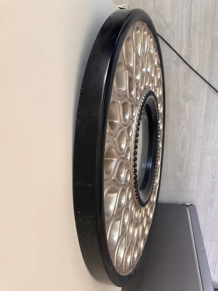 TV stand and Samsung Sound system n Mirror - Image 1