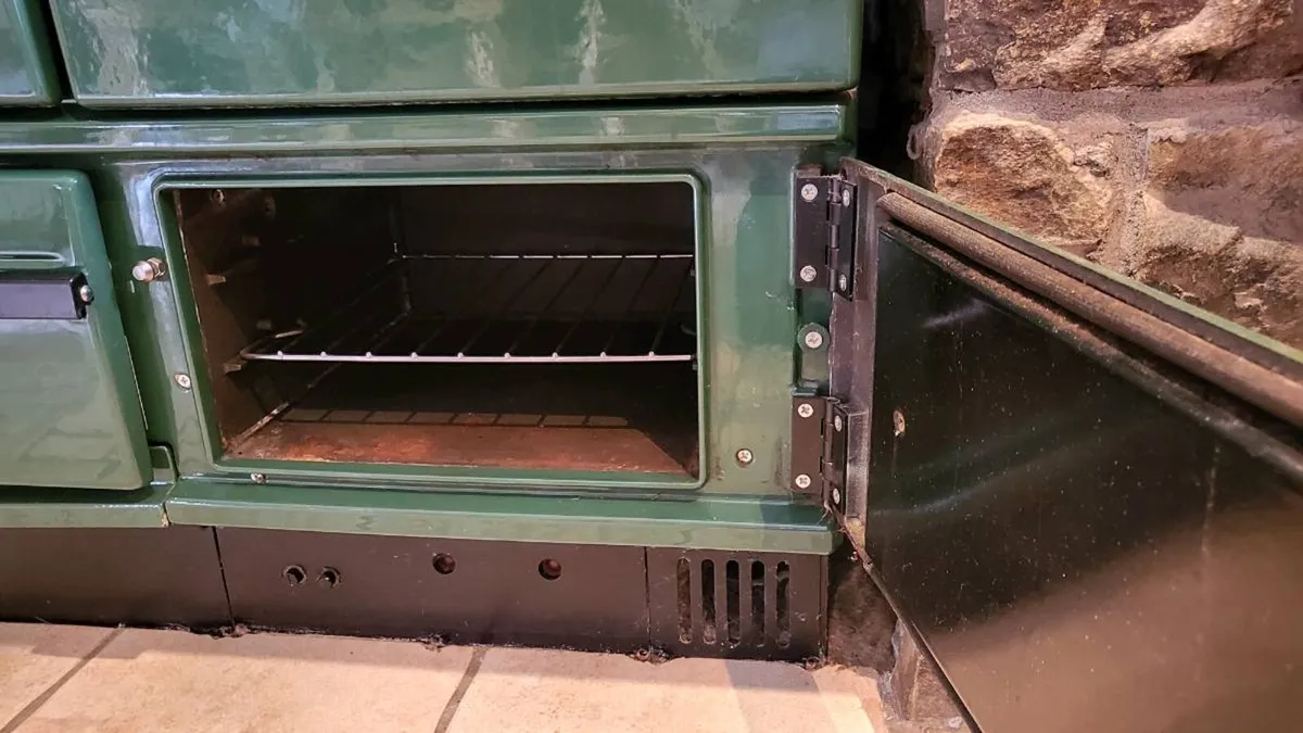 Stanley oil range and cooker - Image 4