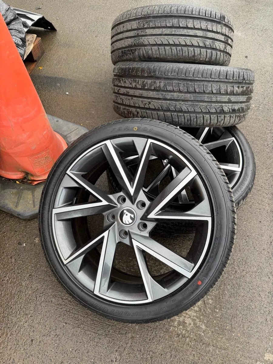18 inc Skoda alloys , - Image 2