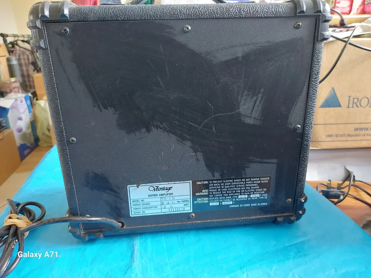 Vantage Guitar Amplifier, Model No. VG-15 - Image 4