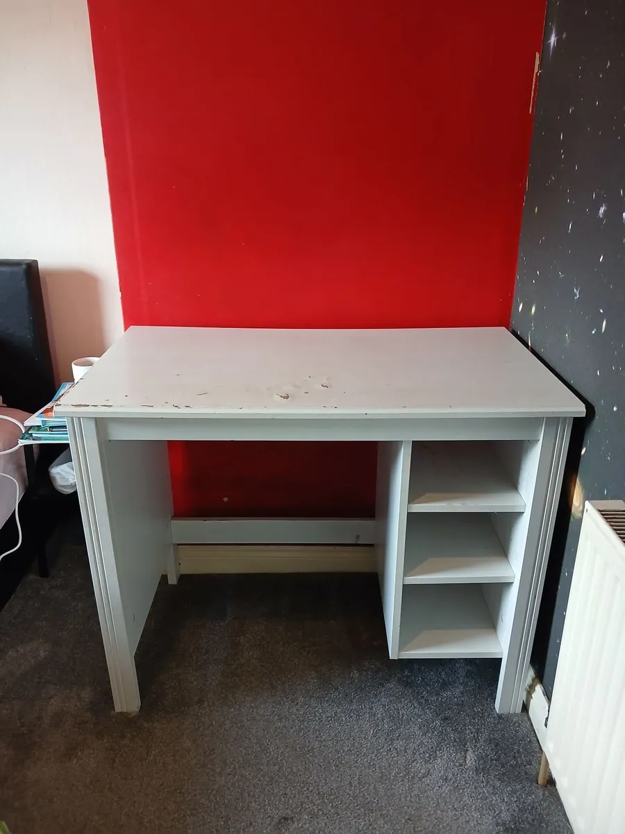 Desk - Image 1