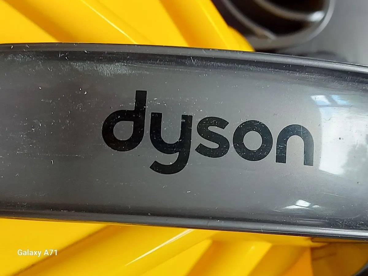 DYSON DC19 T Multifloor Vacuum Cleaner - Image 4