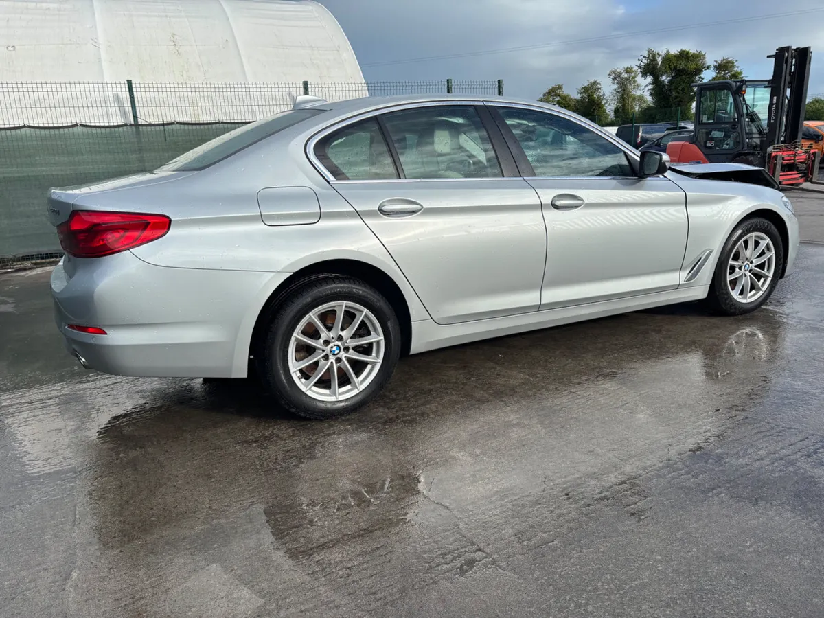 🚗2019 Bmw 520D  Automatic - Image 3