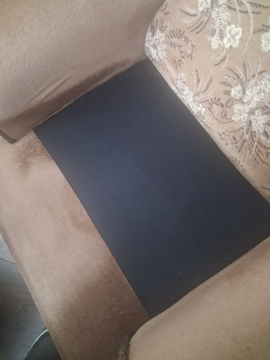 3 piece suite in perfect condition - Image 3
