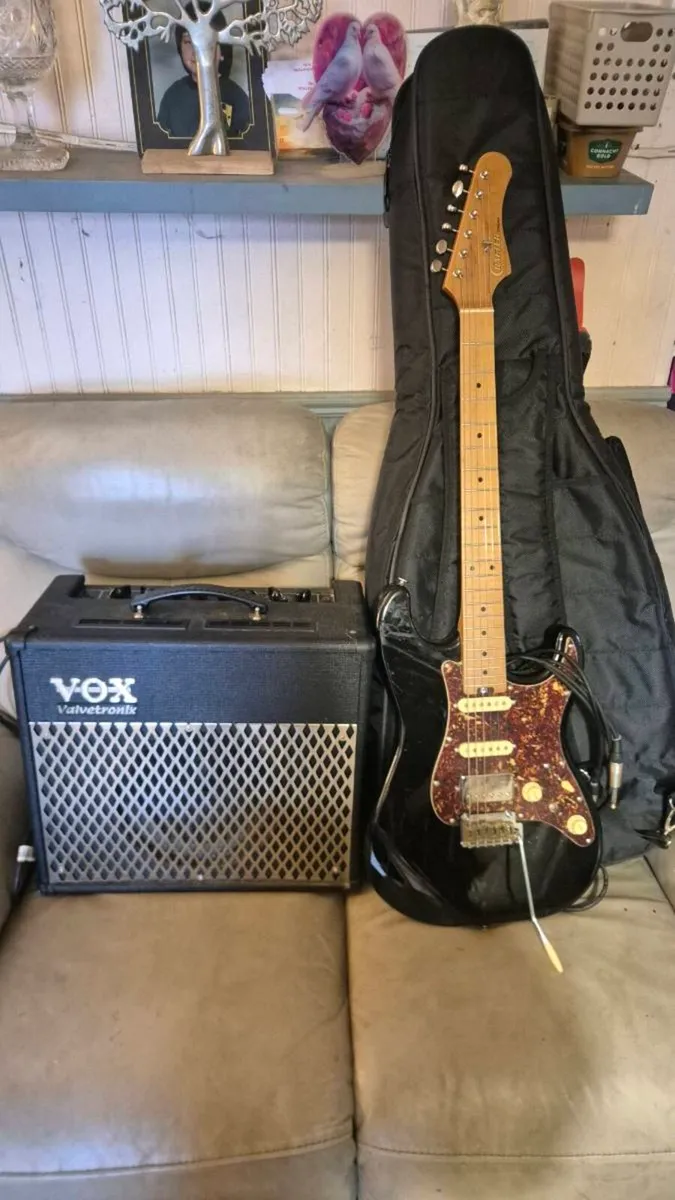 Crafter crema Stratcaster with Vox AD30 VT Amplifi - Image 1