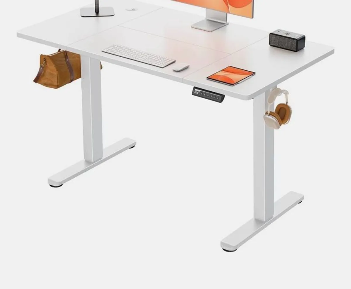 Electric standing table