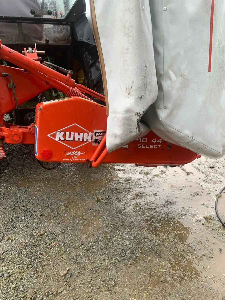 Kuhn mower gmd44 - Image 1