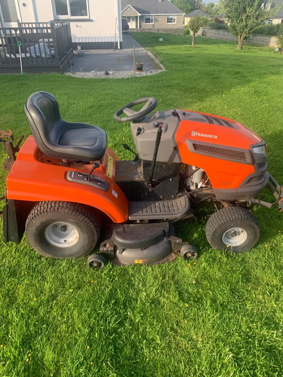 Ride on lawnmower - Image 2
