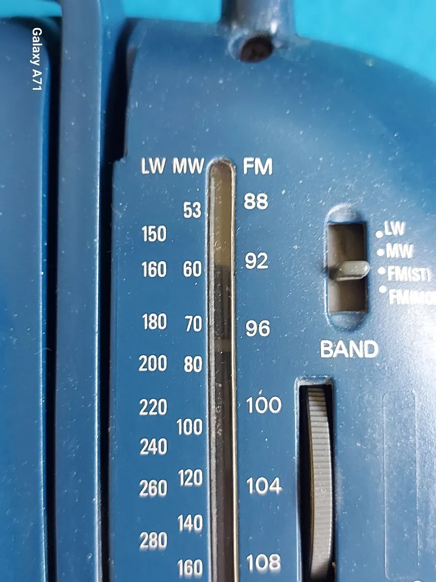 SANYO Portable Stereo Music System, MCD-Z155L - Image 3