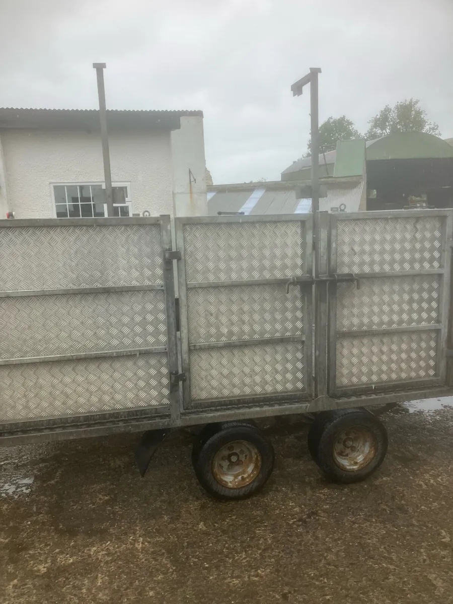 Sheep shearing trailer - Image 2