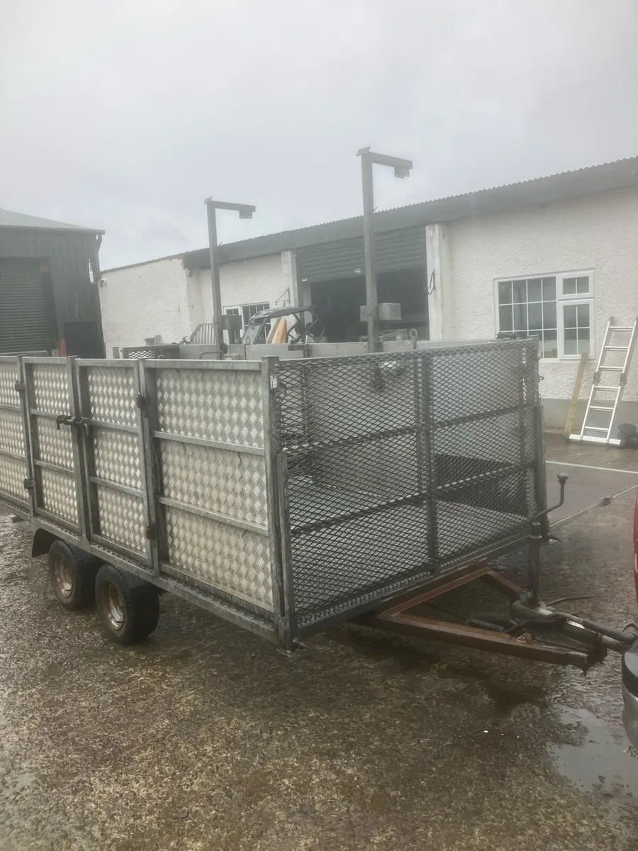 Sheep shearing trailer - Image 1