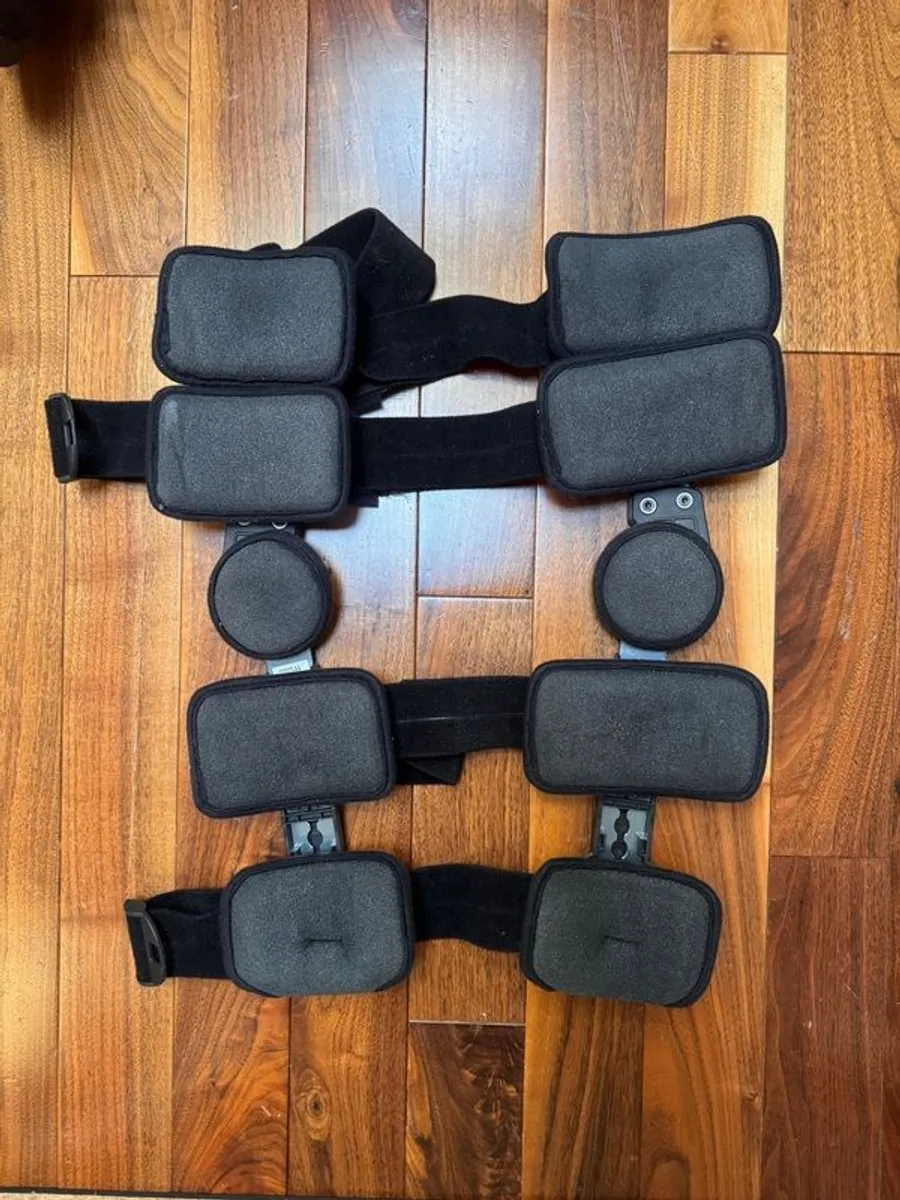 2 x DonJoy X-ROM Knee Braces | ACL | Meniscus | Post Surgery | Adjustable RO - Image 4