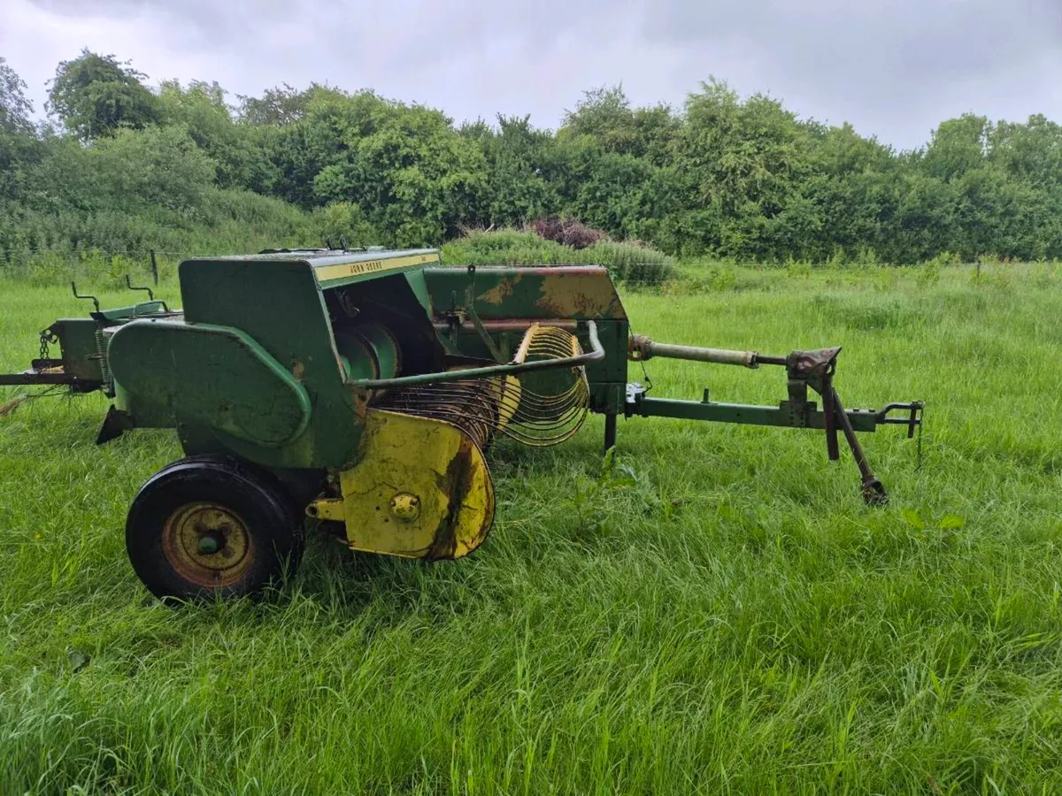 John Deere 342 baler - Image 1