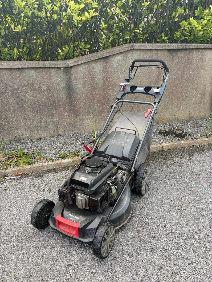 Hyundai lawnmower - Image 1
