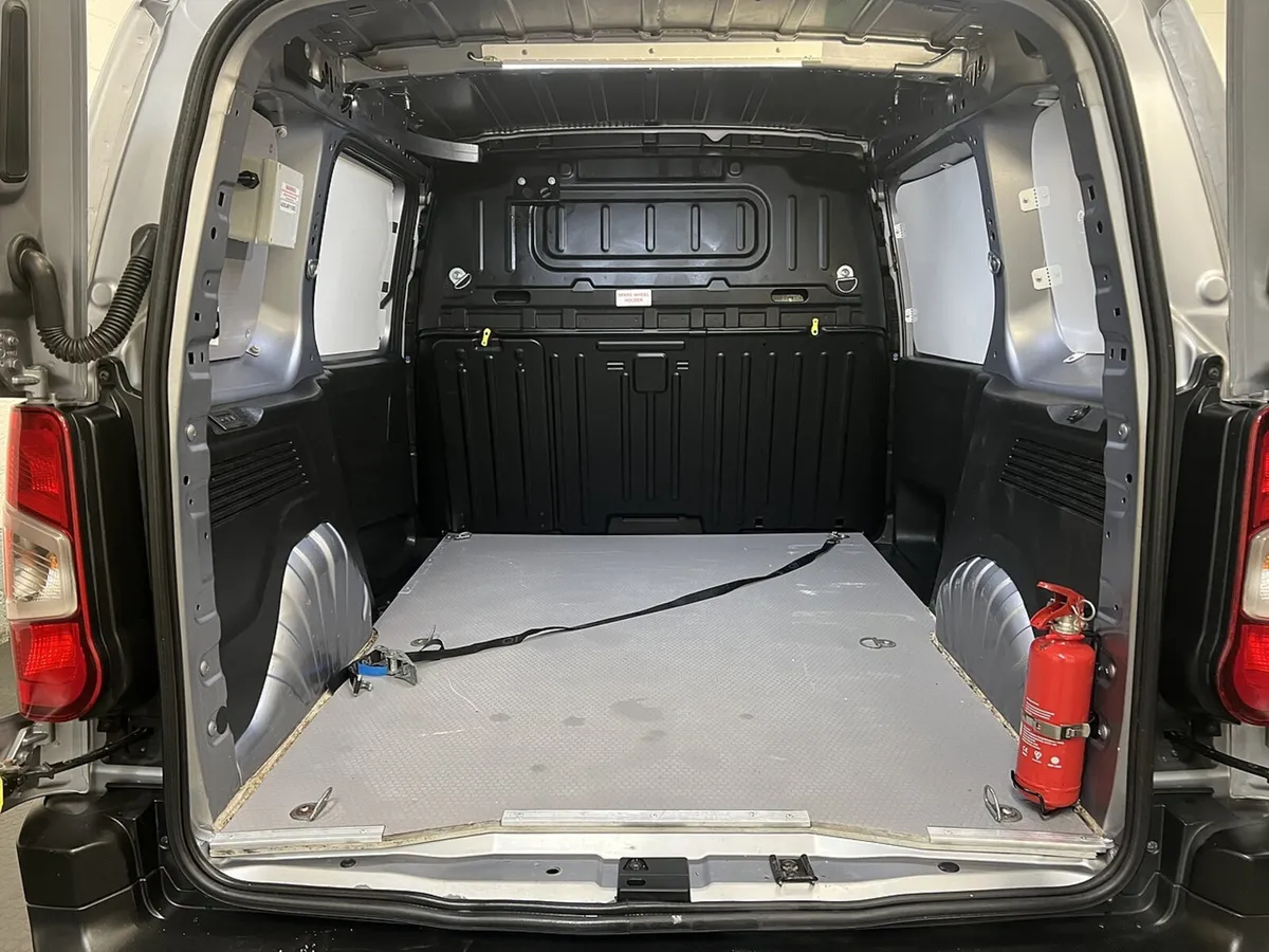 2020 Peugeot Partner Panel Van - Image 2