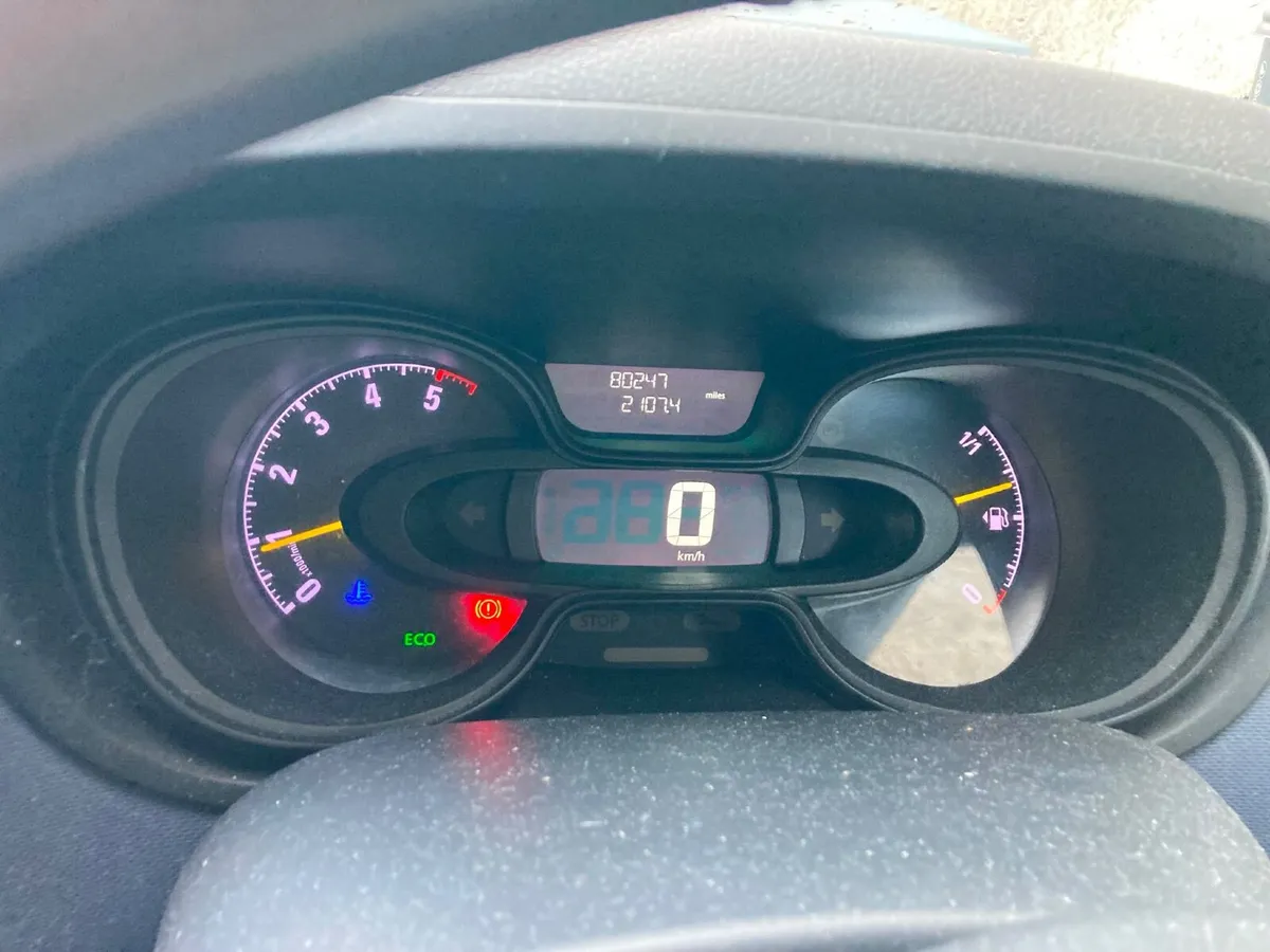 Vauxhall Vivaro 2015 - Image 2