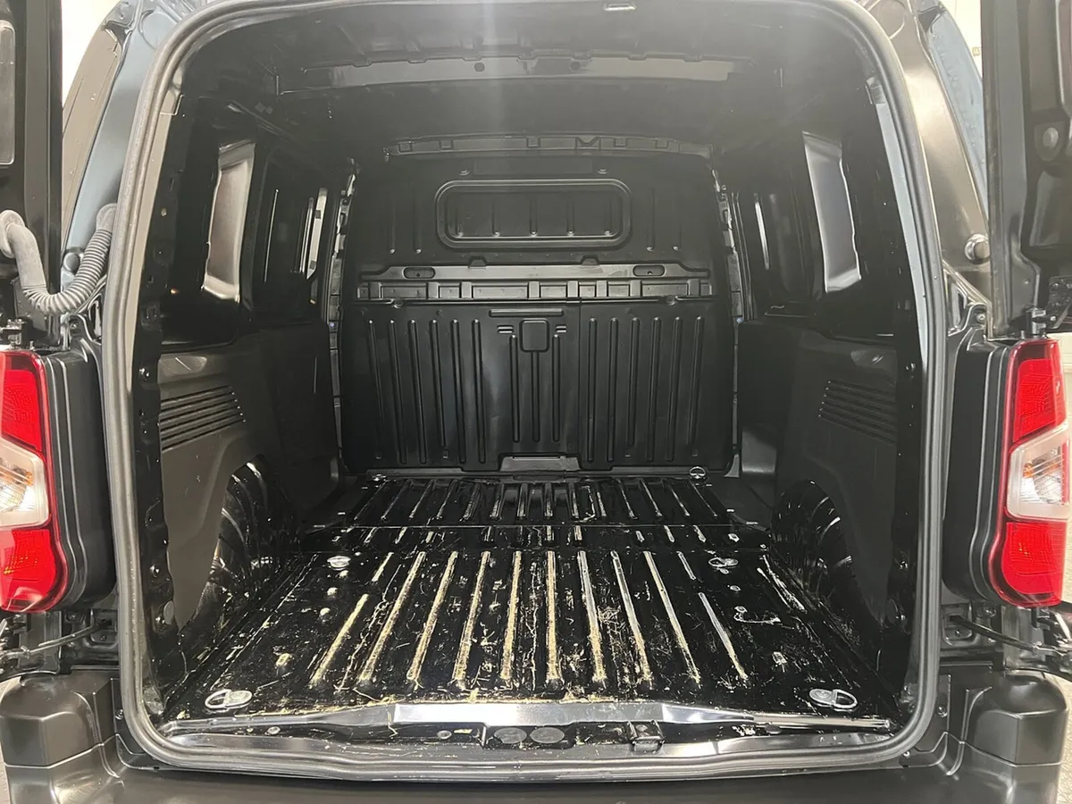 2024 Peugeot Partner Panel Van - Image 2