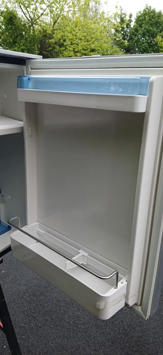 FRIDGE - Image 3