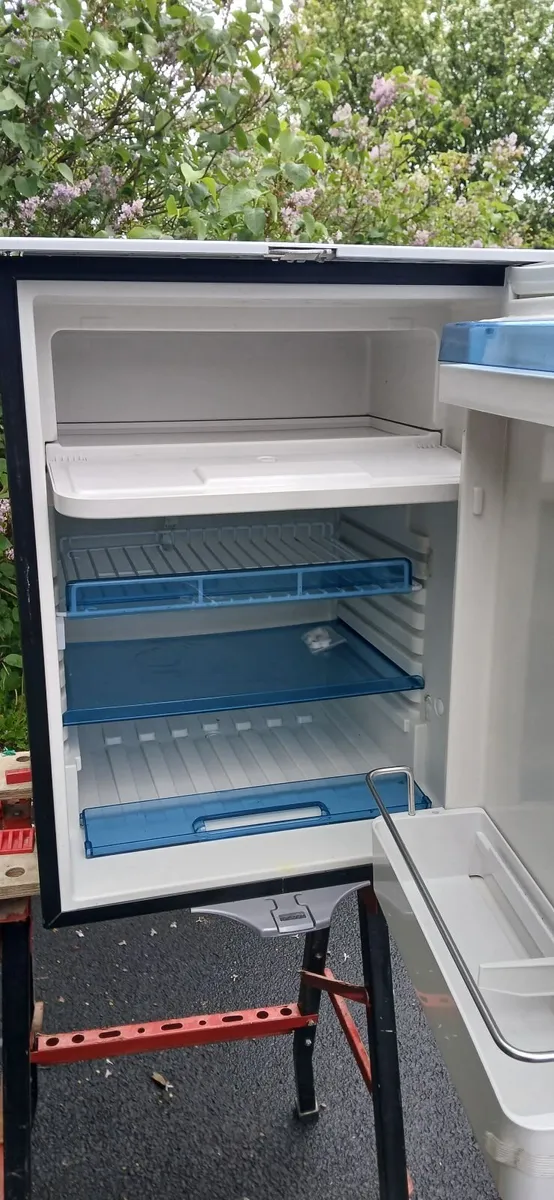 FRIDGE - Image 2