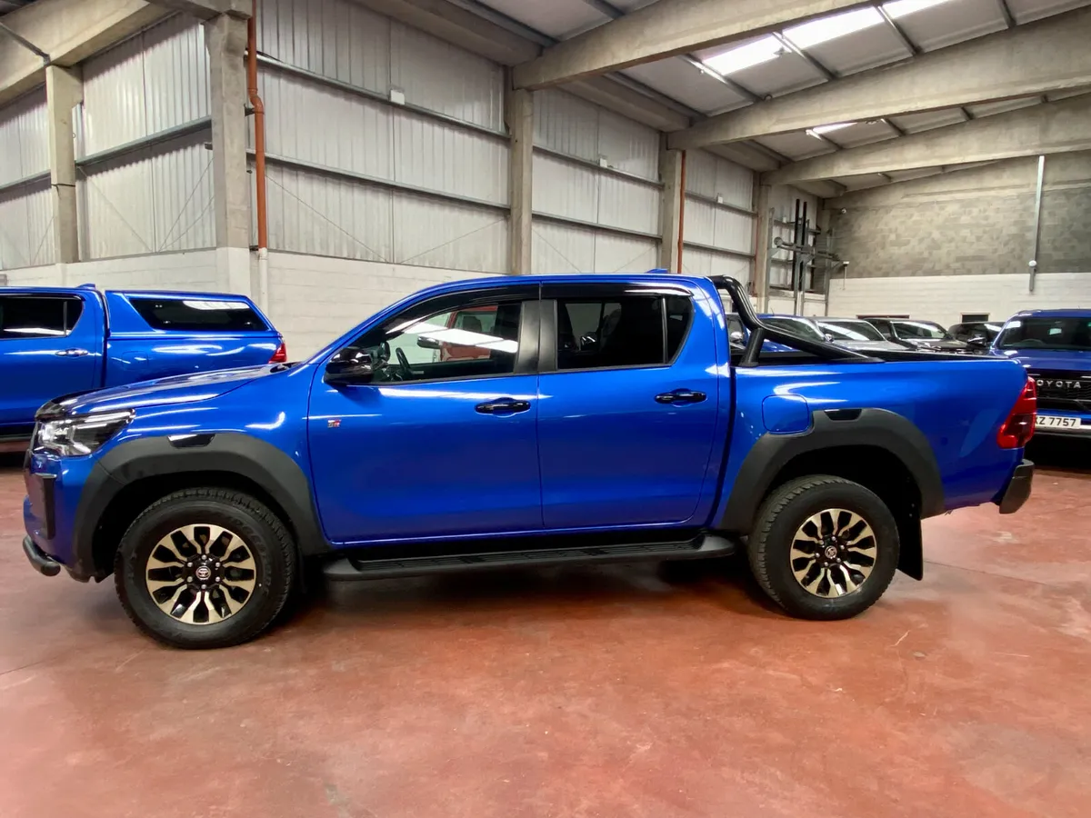 2023 Toyota Hilux GR Sport 2.8 Auto - Image 3