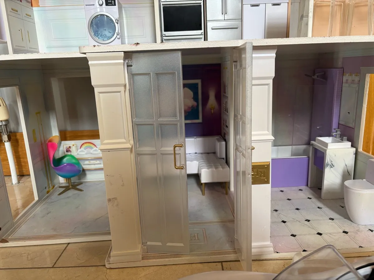 Doll house - Image 3