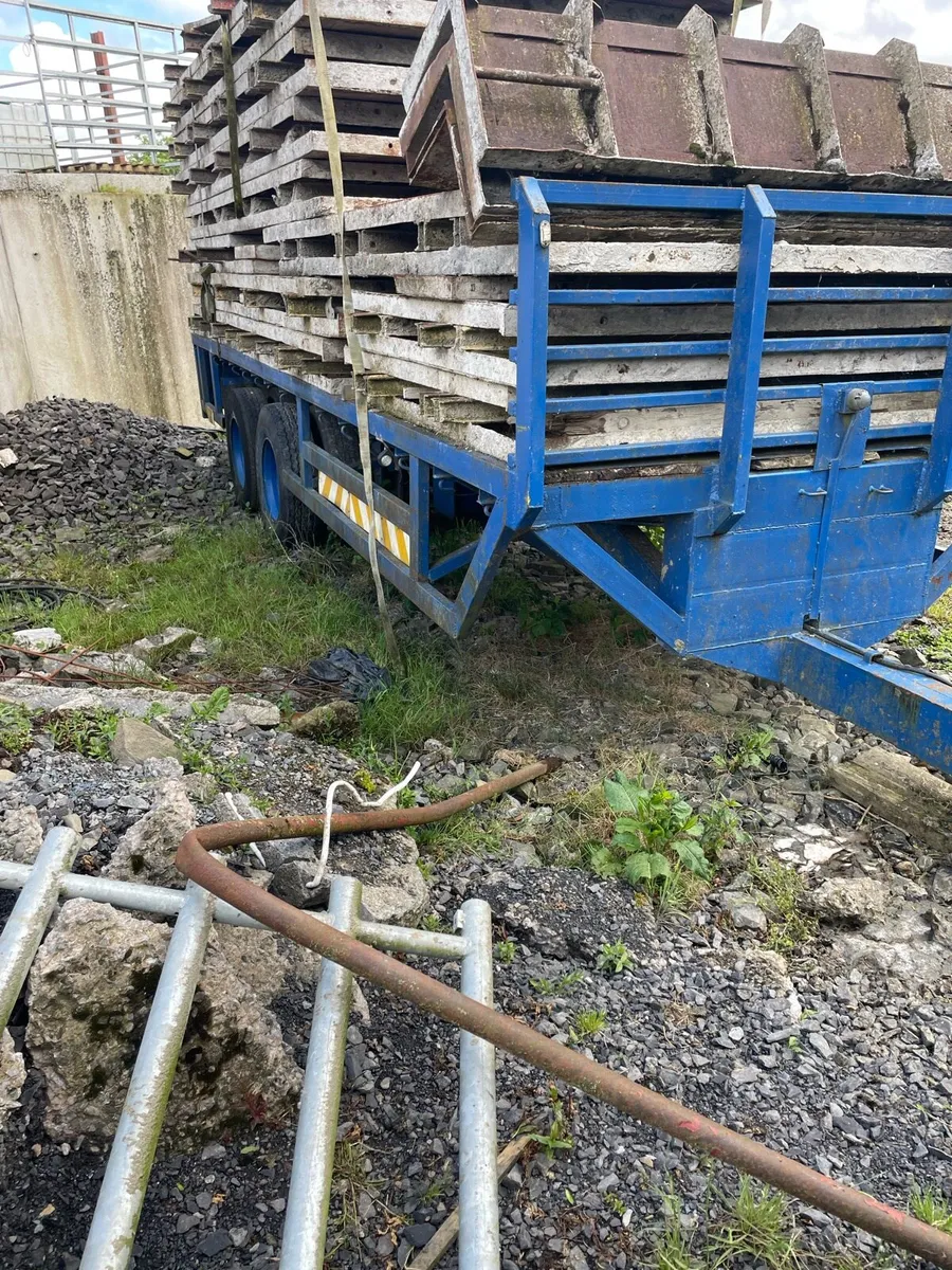 24 foot long flat trailer - Image 4