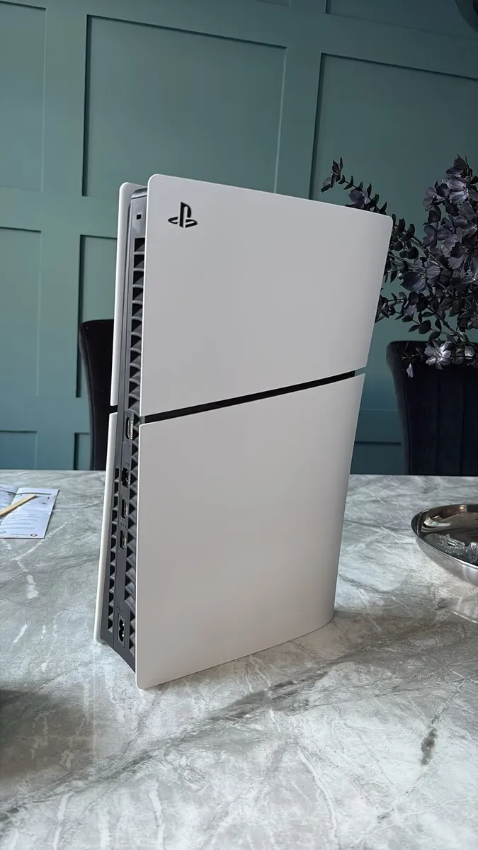 PlayStation 5 slim ps5 - Image 1