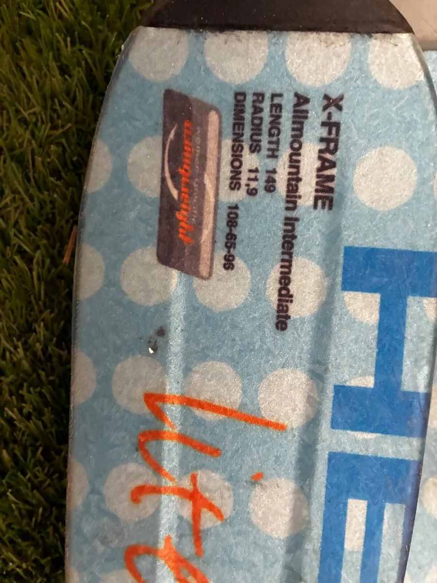 Ladies Skis - Image 1