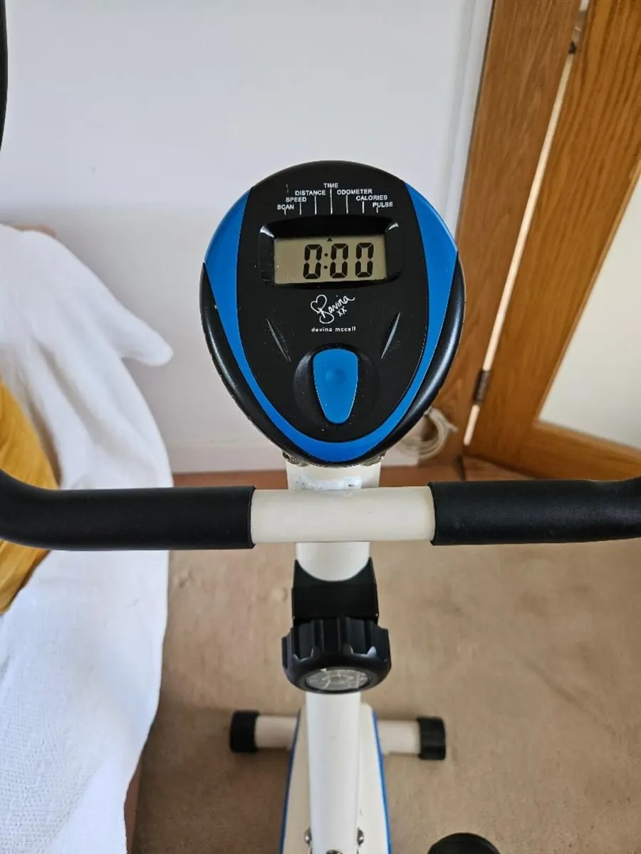 Exercise bicycle - Image 2