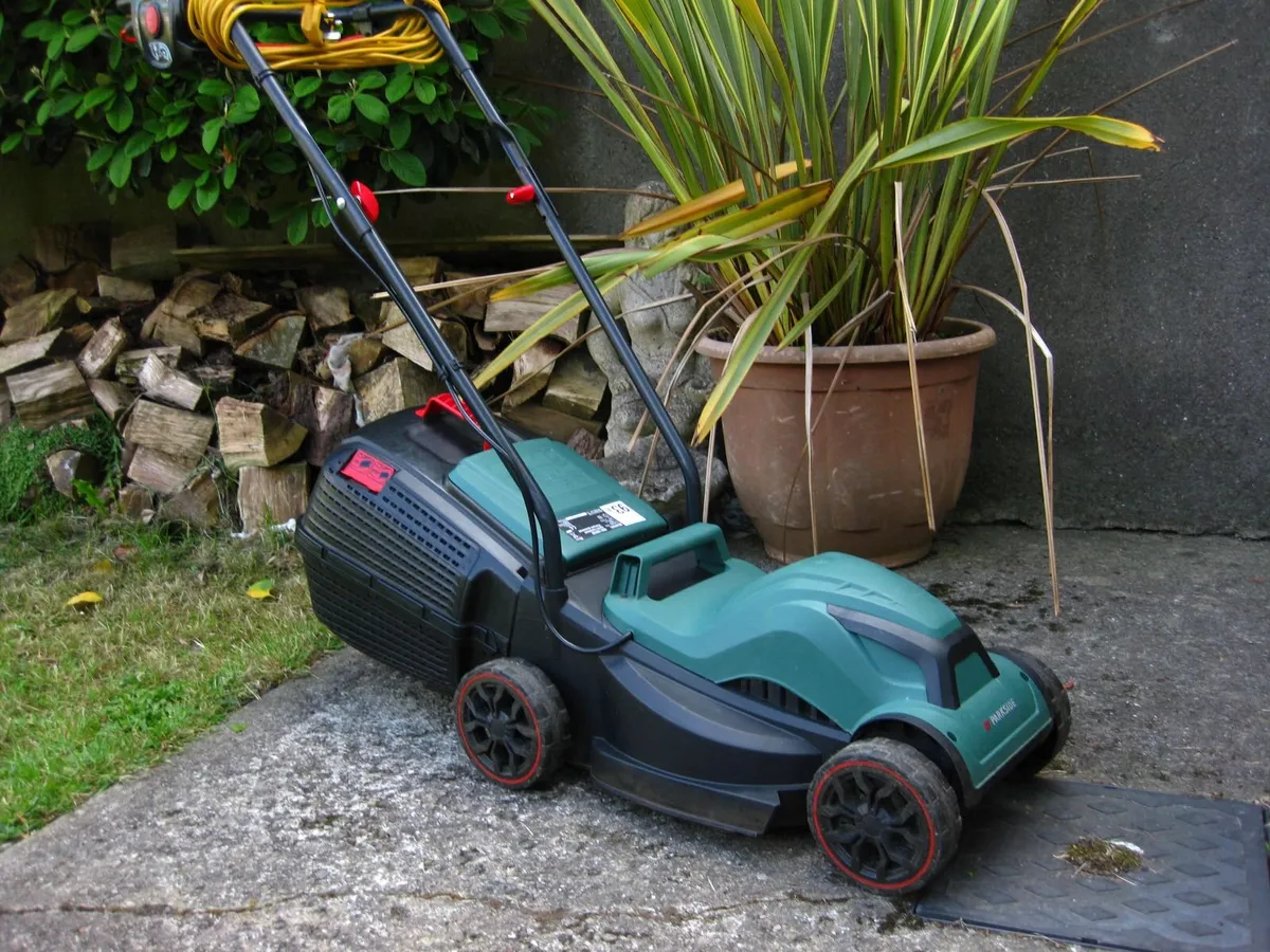 Spotless 2023 Parkside Quality Electric Mower. - Image 3