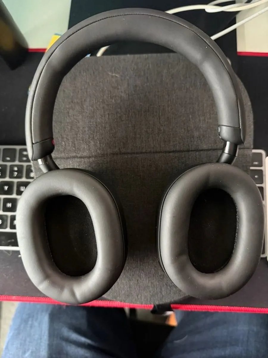 Sony Wh-1000xm5 - Image 3