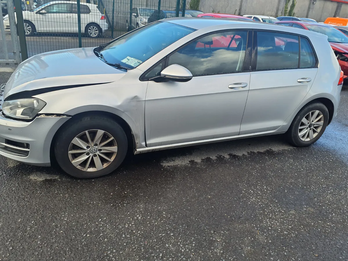 VW golf 1.2 TSI 2014,, immaculate pre damage - Image 3