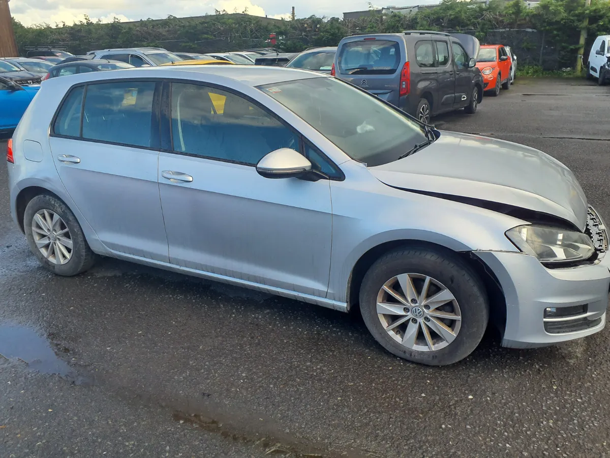 VW golf 1.2 TSI 2014,, immaculate pre damage - Image 2