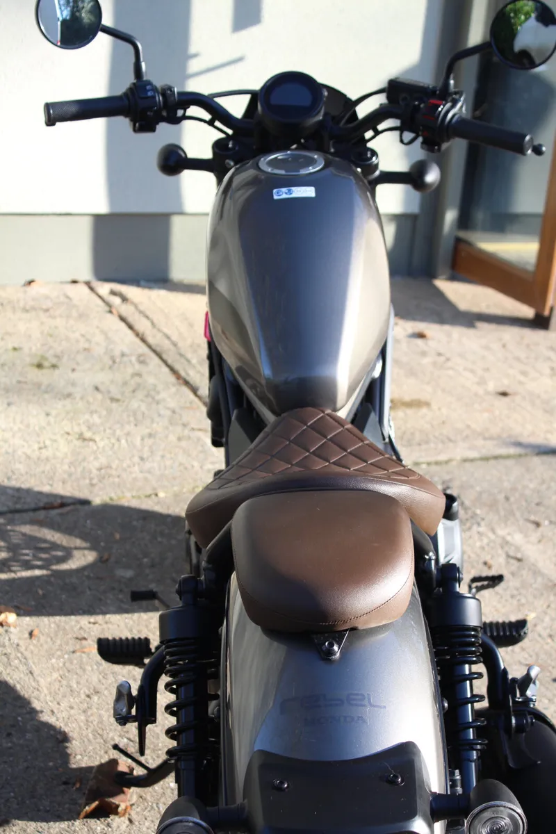 2023 Honda Rebel 500 with only 95km from new. - Image 4