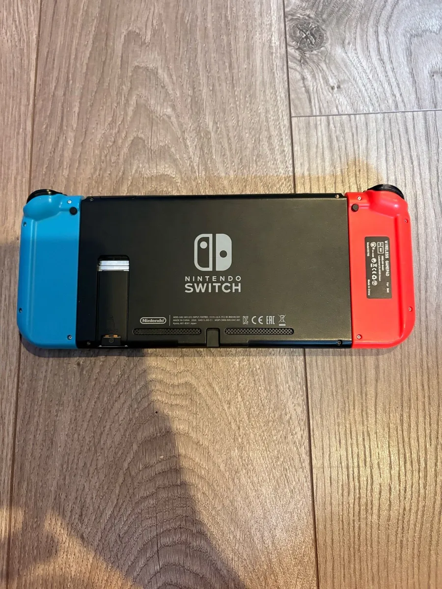 Nintendo Switch - Image 2