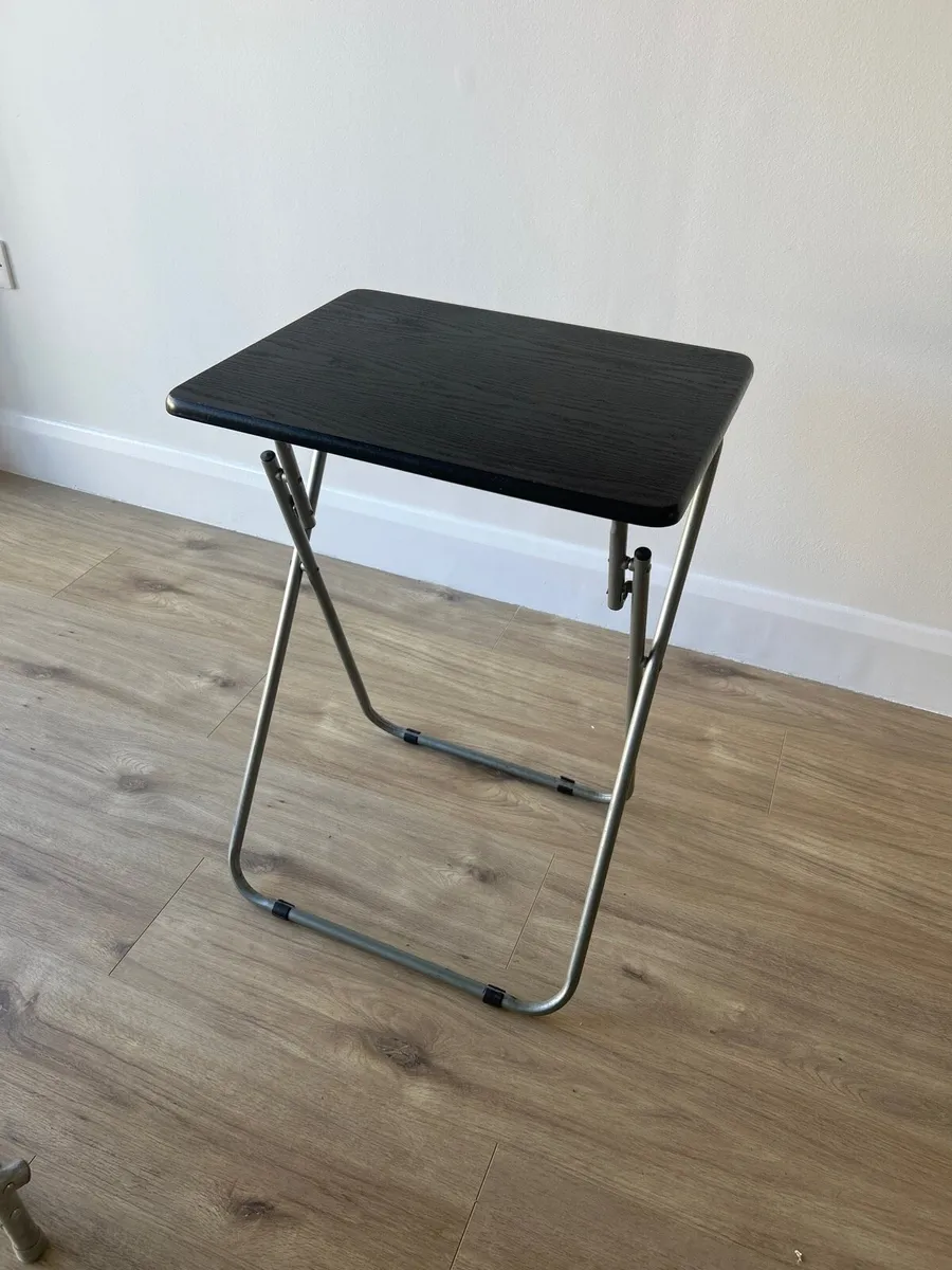 Camp table, chair, bed - Image 1